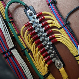 Blue Sea 2302 150AMP Common BusBar 20 x 8-32 Screw Terminal [2302] - Busbars Connectors & Insulators